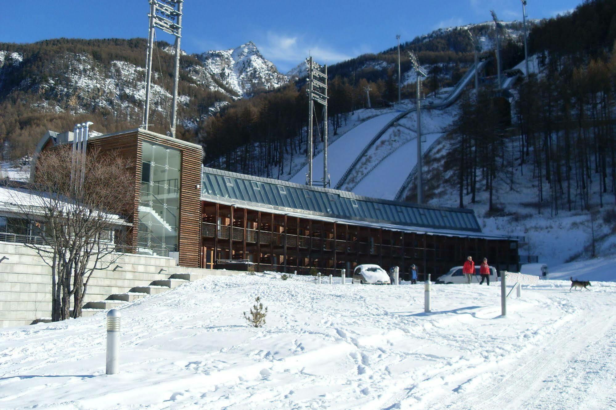 Pragelato Ski Jumping Hotel Exterior foto